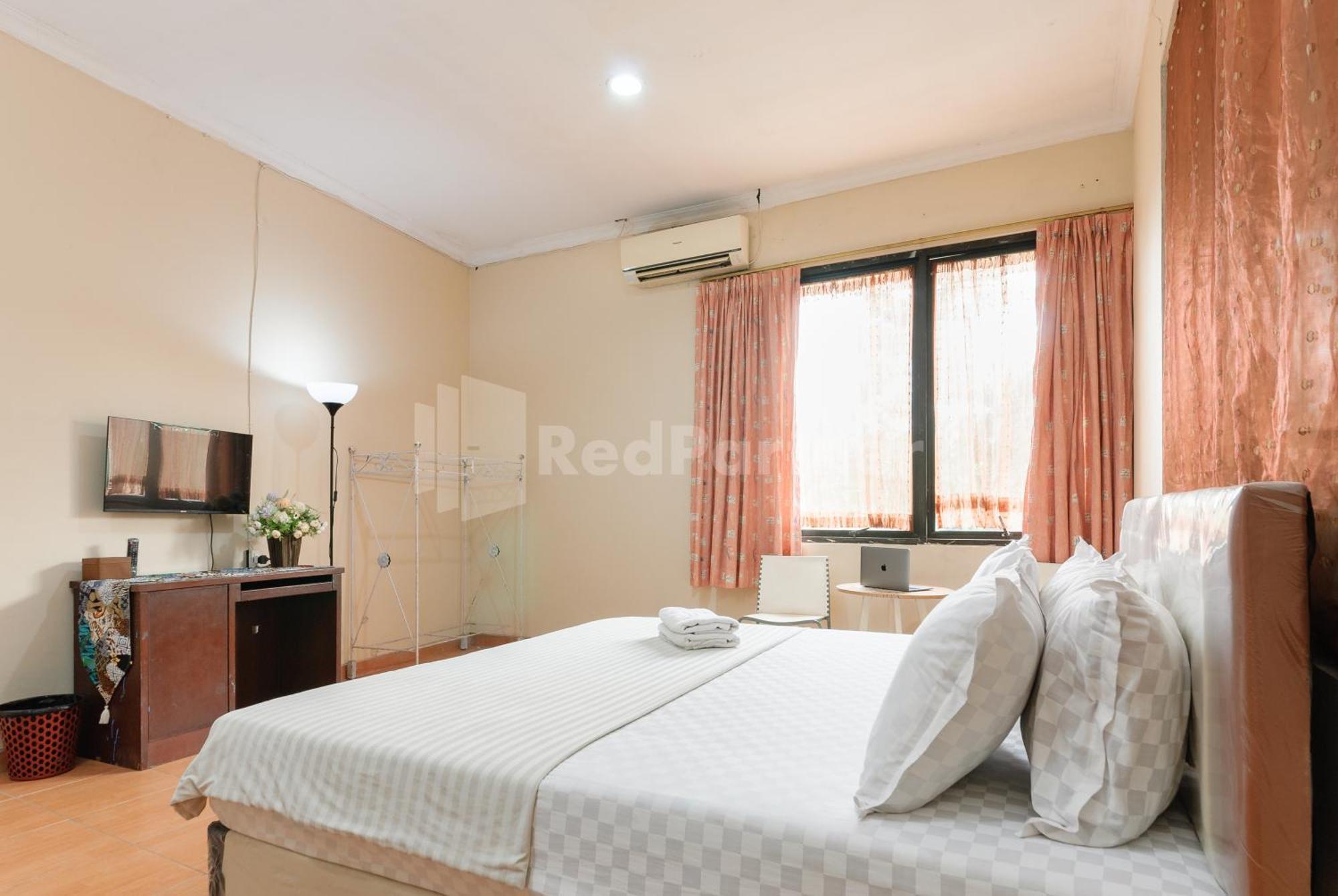 Sr Residence Near Mall Ciputra Cibubur Mitra Reddoorz Bekasi Exteriör bild